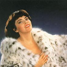 Mireille Mathieu's Profile Photo