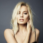 Margot Robbie - colleague of Will Smith