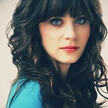 Award In 2012, Deschanel won two awards; the first one in the ‘Best Comedy Actress’ category at the Critics’ Choice Television Awards and the second one in the ‘Favourite Actress’ category at the TV Guide Awards for ‘New Girl’.