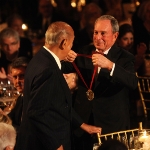 Achievement Designer Oscar de la Renta(L) and Michael R. Bloomberg attend the 2014 Carnegie Hall Medal Of Excellence Gala Honoring Oscar De La Renta at The Plaza Hotel on April 24, 2014 in New York City. of Óscar Renta Fiallo