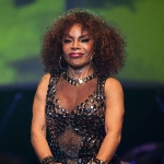 Elza Soares  - Spouse of Manuel dos Santos