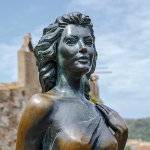 Achievement In the summer of 1998, a bronze sculpture of the actress was erected in her honor in the picturesque village of Tossa de Mar, Spain, where she filmed "Pandora and the Flying Dutchman" in 1951.
 of Ava Gardner