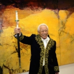 Achievement At the Galerie nationale du Jeu de Paume, in front of the triptych ‘Mai-Septembre 1989’ for the presentation of his sword of academician on November 26, 2003. of Zao Wou-Ki