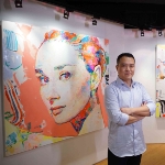 Achievement Ren Zhen Yu during his exhibition in Hong Kong. of Ren Zhenyu