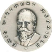 Award the Emil Wiechert Medal