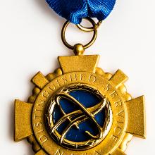 Award NASA Distinguished Service Medals