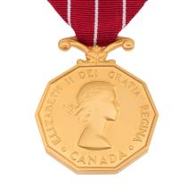 Award Canadian Forces' Decoration