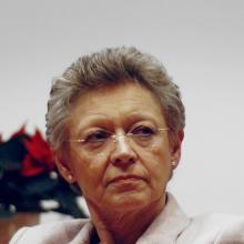 Françoise Barre-Sinoussi's Profile Photo