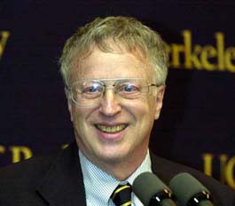 Collegue, Co-author: George Akerlof
