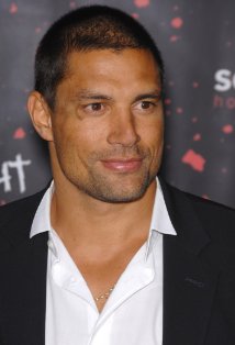 Manu Bennett