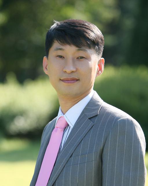 Myoung Gun Choung