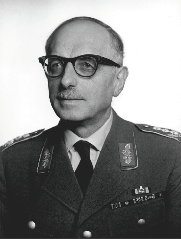 brother in law: Smilo Freiherr von Littwitz