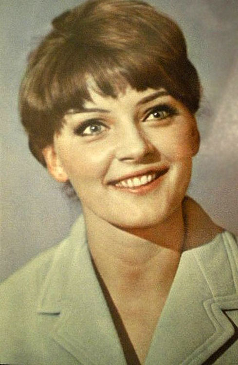 Daughter: Marianna Vertinskaya