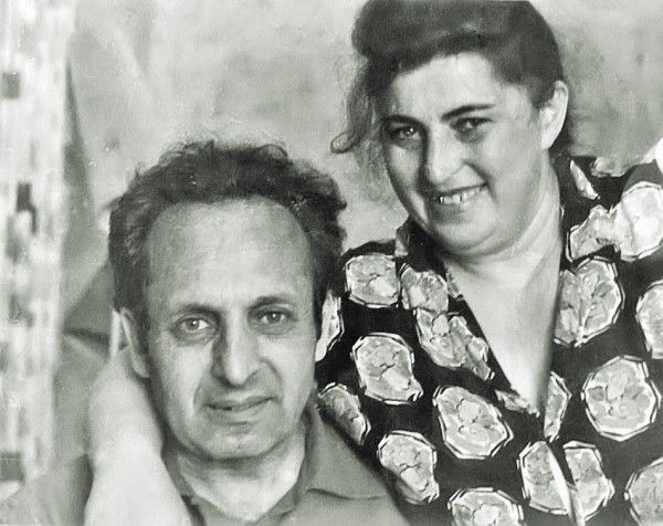 Wife: Bela Barisauna 