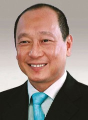 Son: Wee Ee Chong
