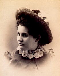 1-st wife: Mary Harkness