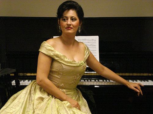 Aura Twarowska