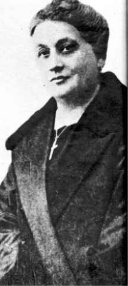 Mother: María del Pilar Teresa Dolores Bahamonde y Pardo de Andrade 