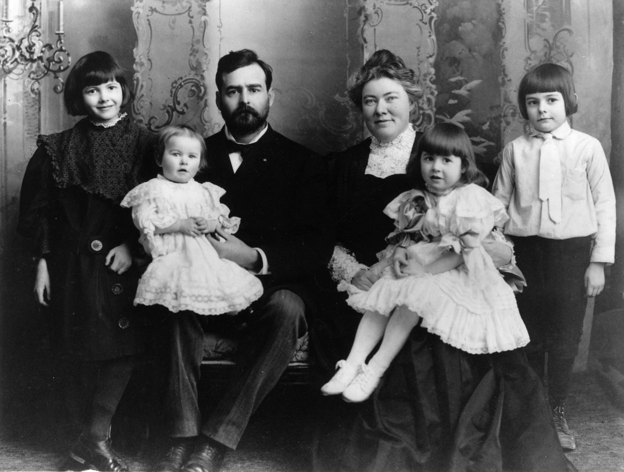 Mother: Grace Hall-Hemingway