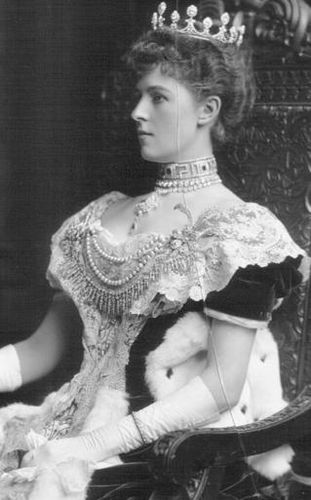 Violet Knayth