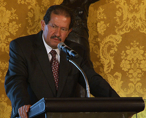 Angelino Garzon