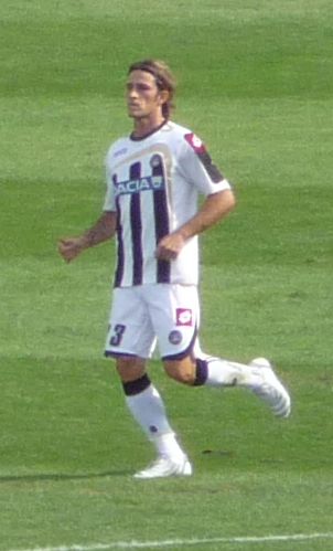 Antonio Flores