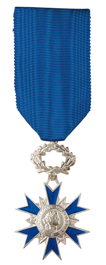 Chevalier de l`Ordre National du Merite