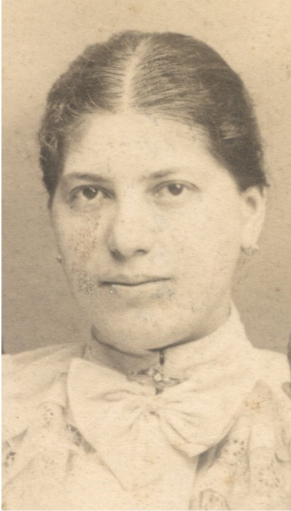 Sister: Leopoldine Quittner (Mahler) 