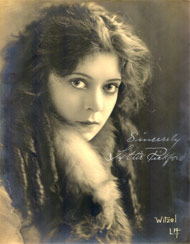 Sister: Lottie Pickford