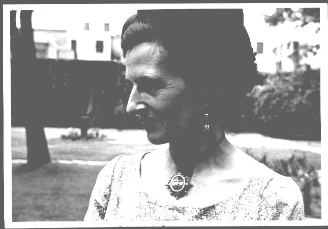 Nieves Mathews