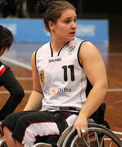 Maya Lindholm