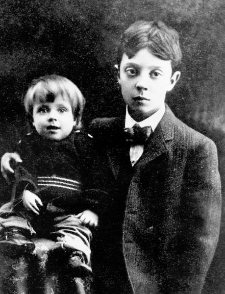 Brother: Harry Stanley Keaton