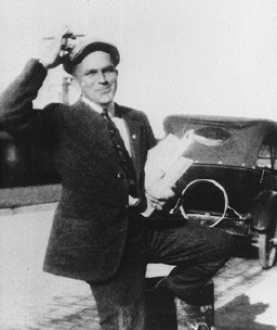 Father: Francis Avent Gumm