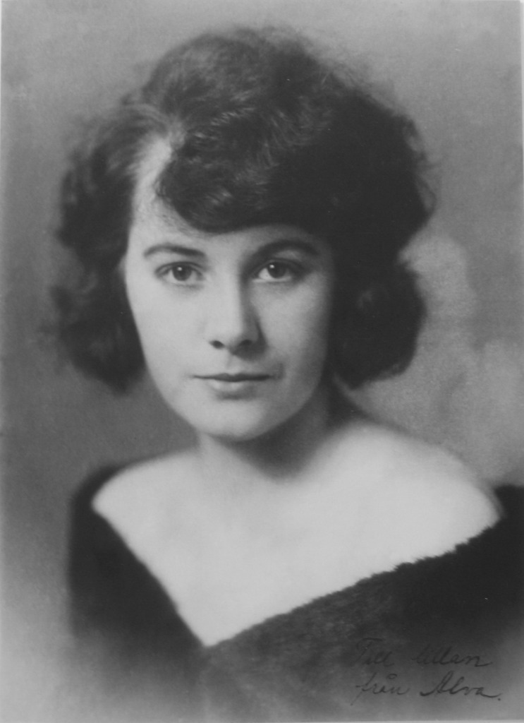 Sister: 	 Alva Maria Gustafsson