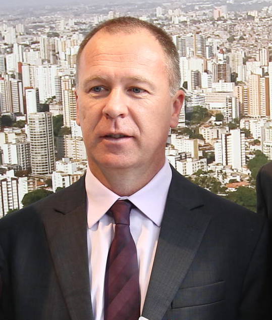 coach: Mano Menezes 
