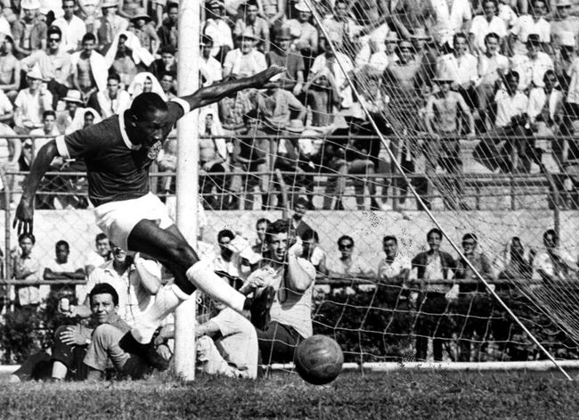 Gallery of Djalma Santos