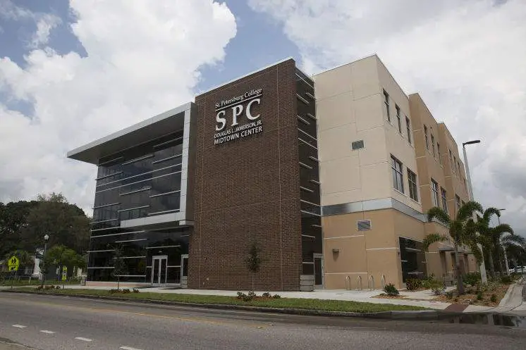 Education period of Barbara Barnum in St. Petersburg College (St. Petersburg Junior College)