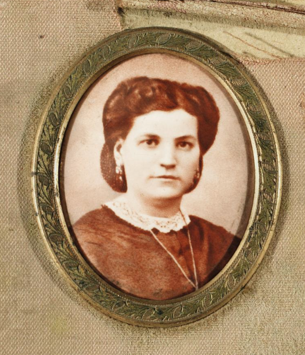 Mother: Concepción Bastida