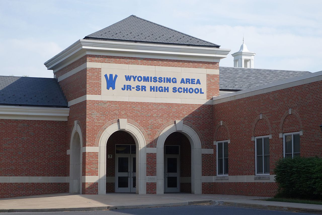 Education period of Taylor Swift in Wyoming Area Juniar\/Senior School
