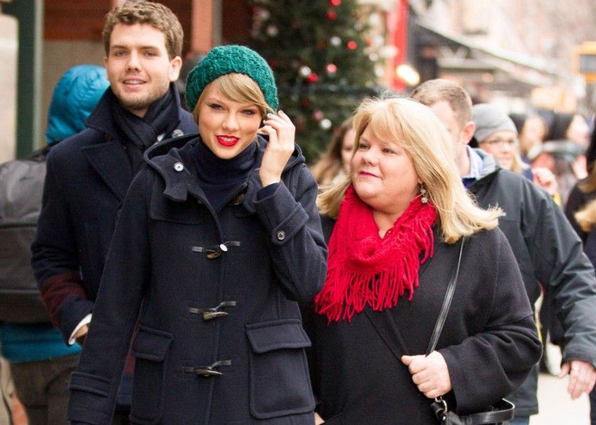 Mother: Andrea Finlay Swift