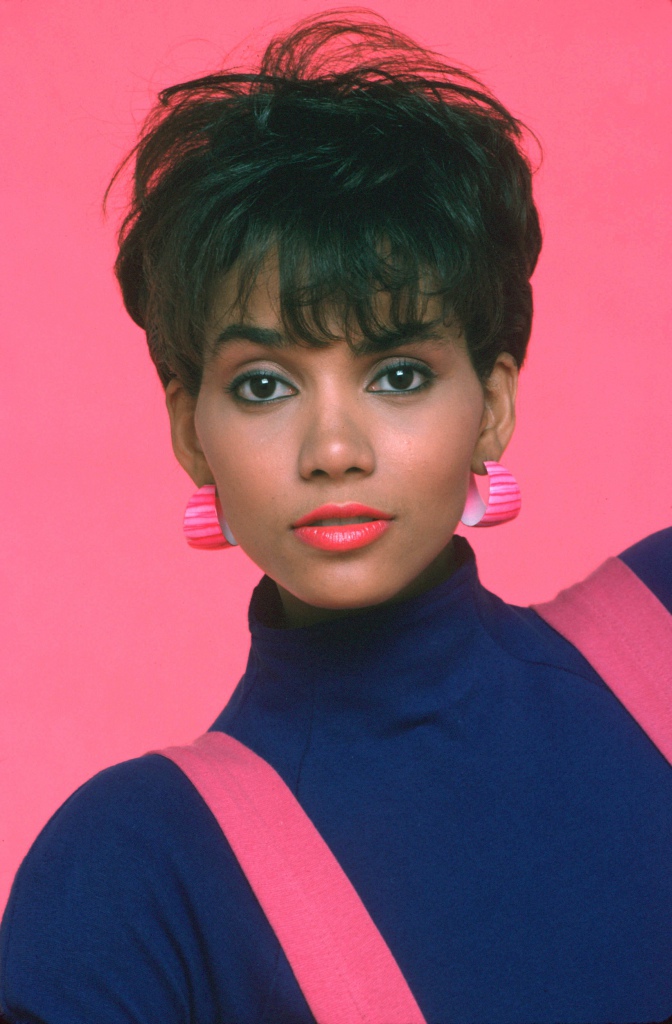 Download Halle Berry Born August 14 1966 American Actress World HD Wallpaper Halle Berry Born August 14 1966 American Actress World Free HD