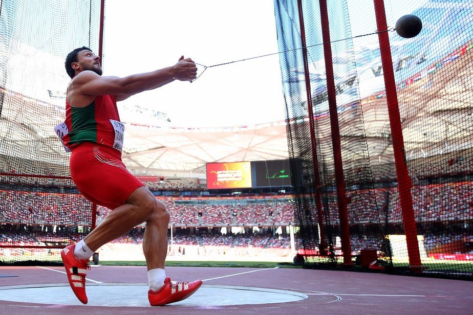 Discus throwing