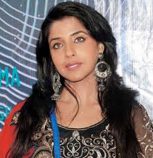 Sister: Saadhika Randhawa
