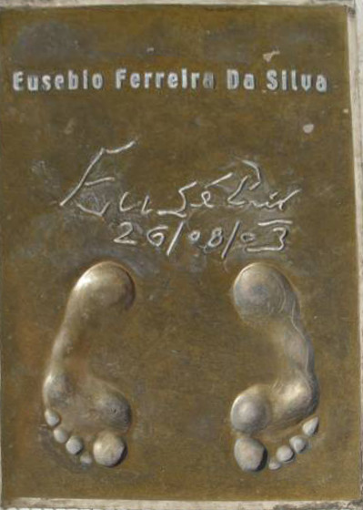 Golden Foot Legends Award