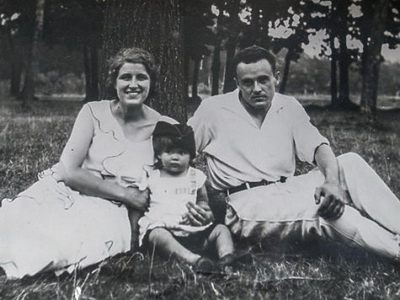 1st wife: Xenia Vincentini