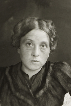 Mother: Luise Straus