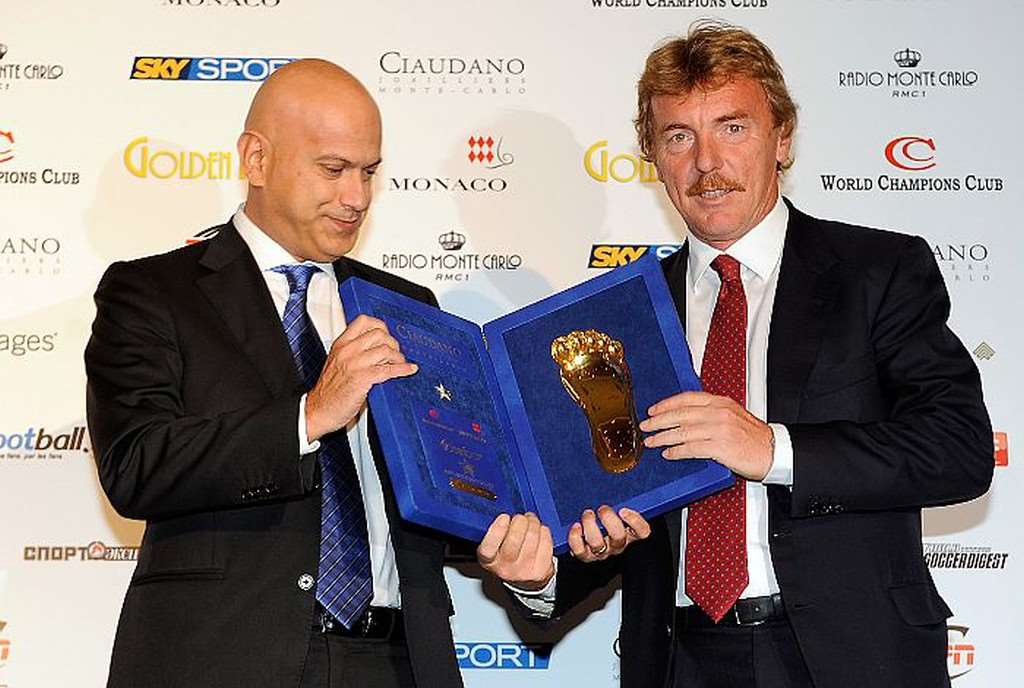 Golden Foot Legends Award