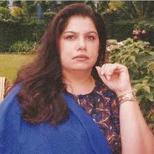 Wife: Mona Shourie Kapoor