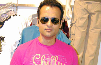 Brother: Rohit Roy  