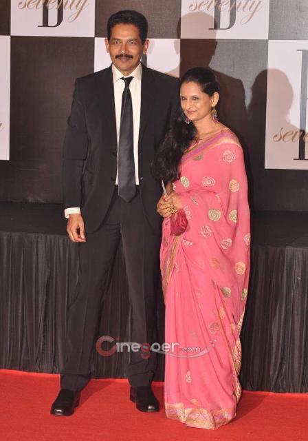 Wife: Geetanjali Kulkarni